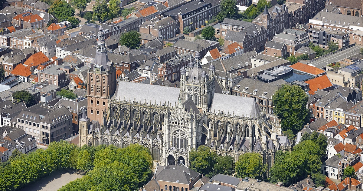 Wat zoeken huizenzoekers in jouw regio? Deze maand laat de data van funda info achter de vraag in Den Bosch zien.