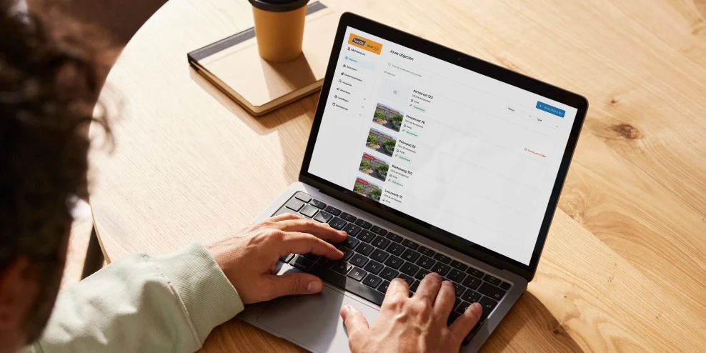 Laptop met Funda Desk 2.0