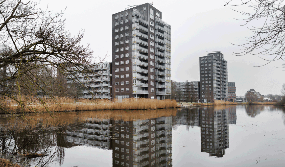 Appartementencomplexen in Leiderdorp aan het water.