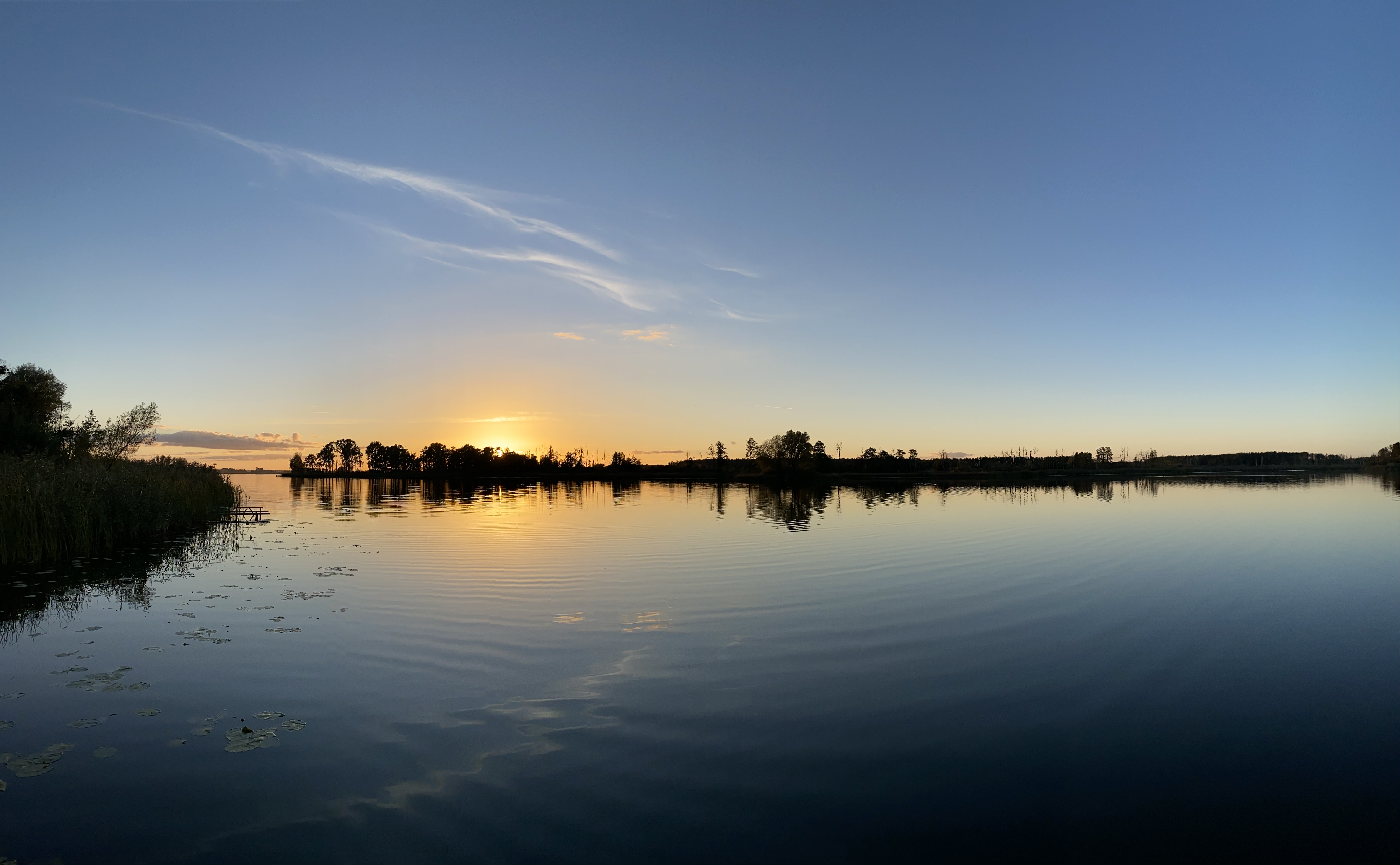 Dom Łabędź  i Zielony Domek - jezioro