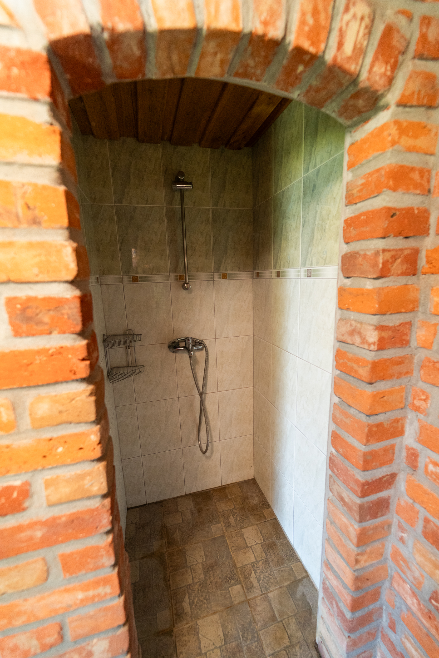 sauna w środku prysznic