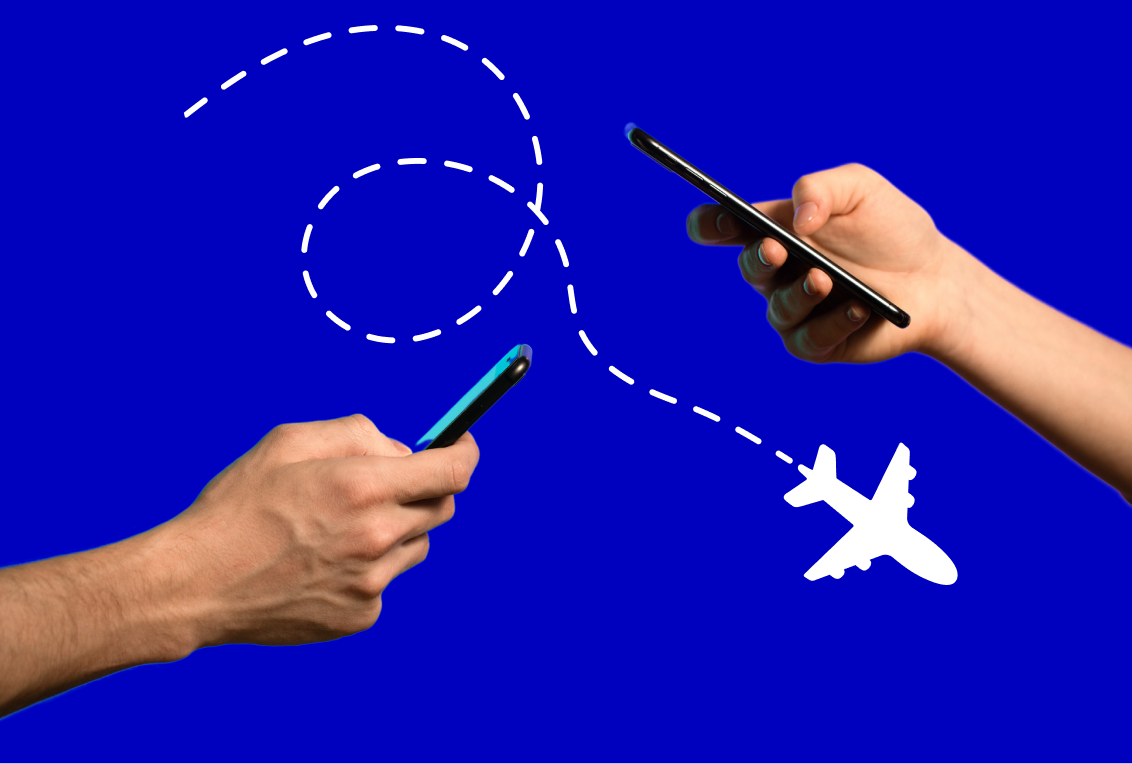 2 hænder med mobil i hånden og et fly logo - Roaming - TDC Erhverv, Mobilabonnement til erhverv