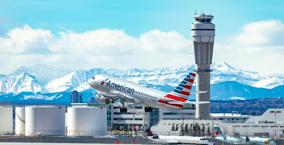 An American Airlines aircraft, illustrating how to book AA flights with AAdvantage miles.
