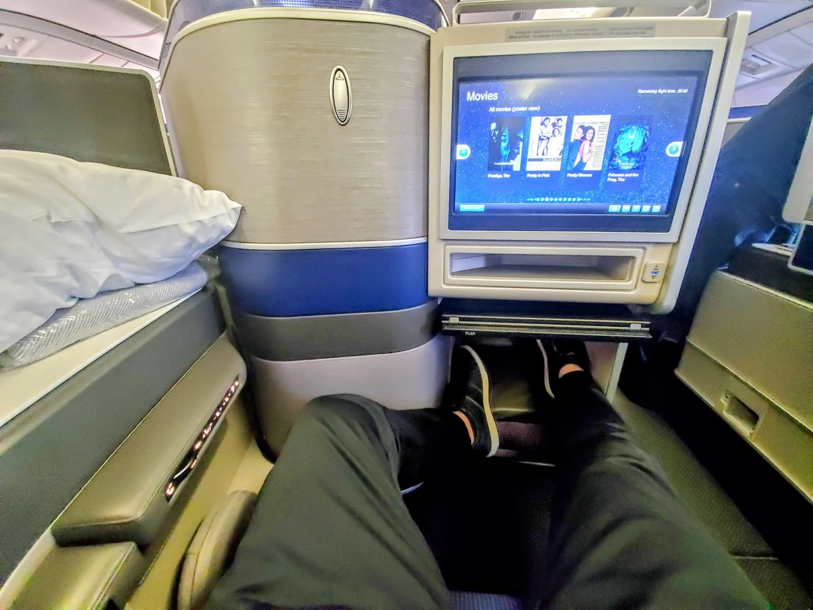 A United Polaris business class suite, illustrating how to fly United Polaris for fewer points.