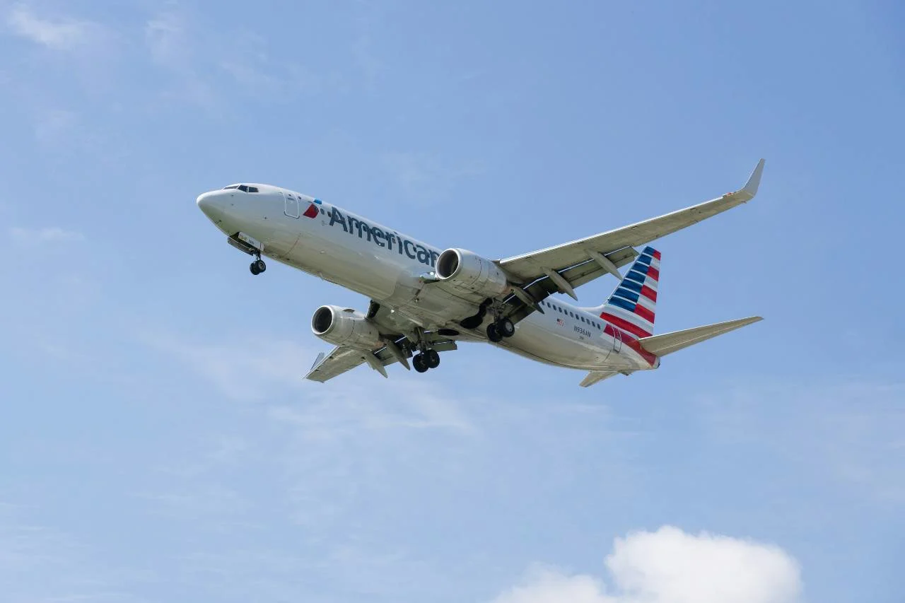 American Airlines miles with value iconography, illustrating how much AAdvantage miles are worth.
