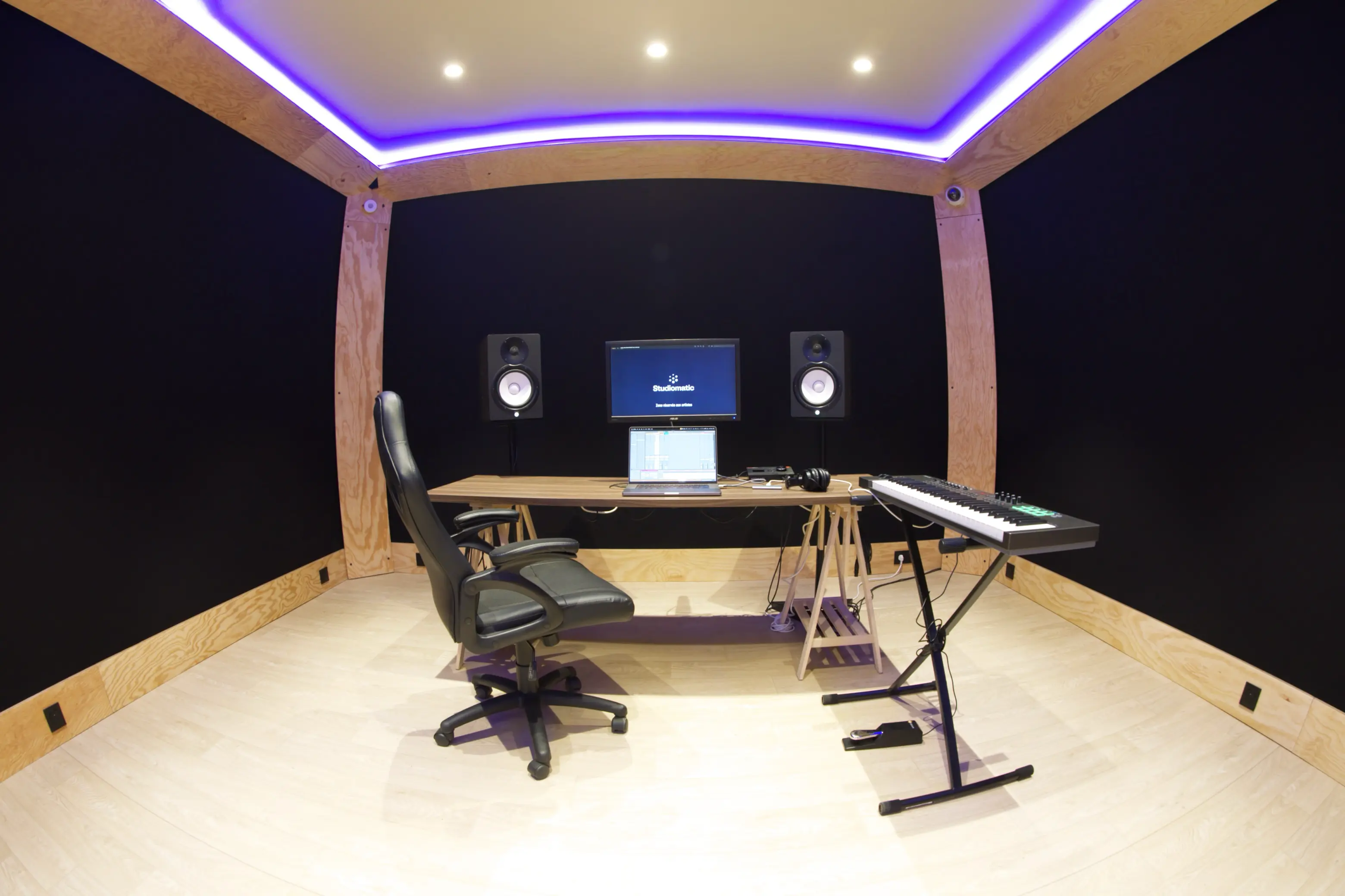Photo d'illustration #4 du Studio 1 - Premium - Carrefour Pleyel de type Studio d'enregistrement dans la ville Saint-Denis