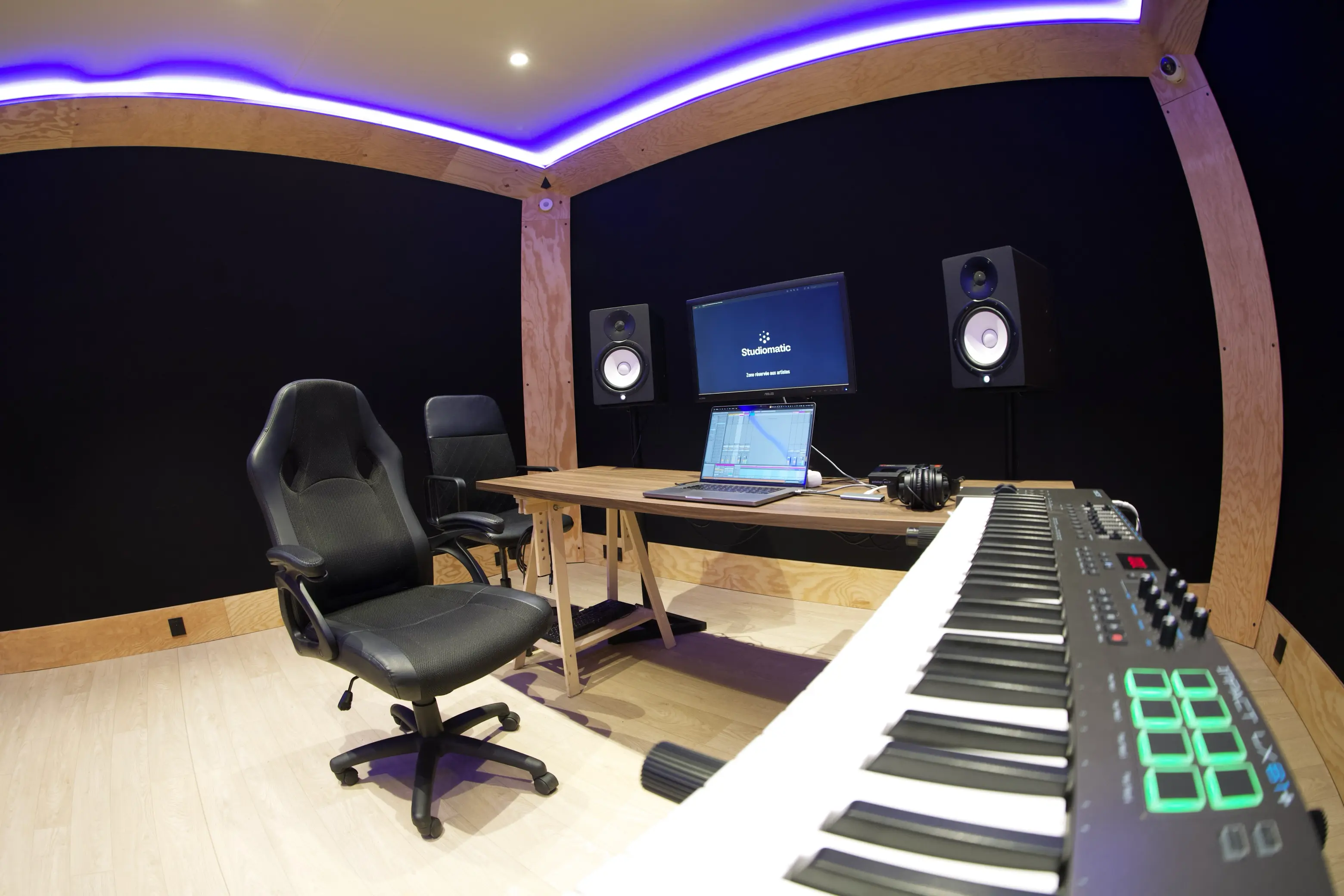 Photo d'illustration #2 du Studio 1 - Premium - Carrefour Pleyel de type Studio d'enregistrement dans la ville Saint-Denis