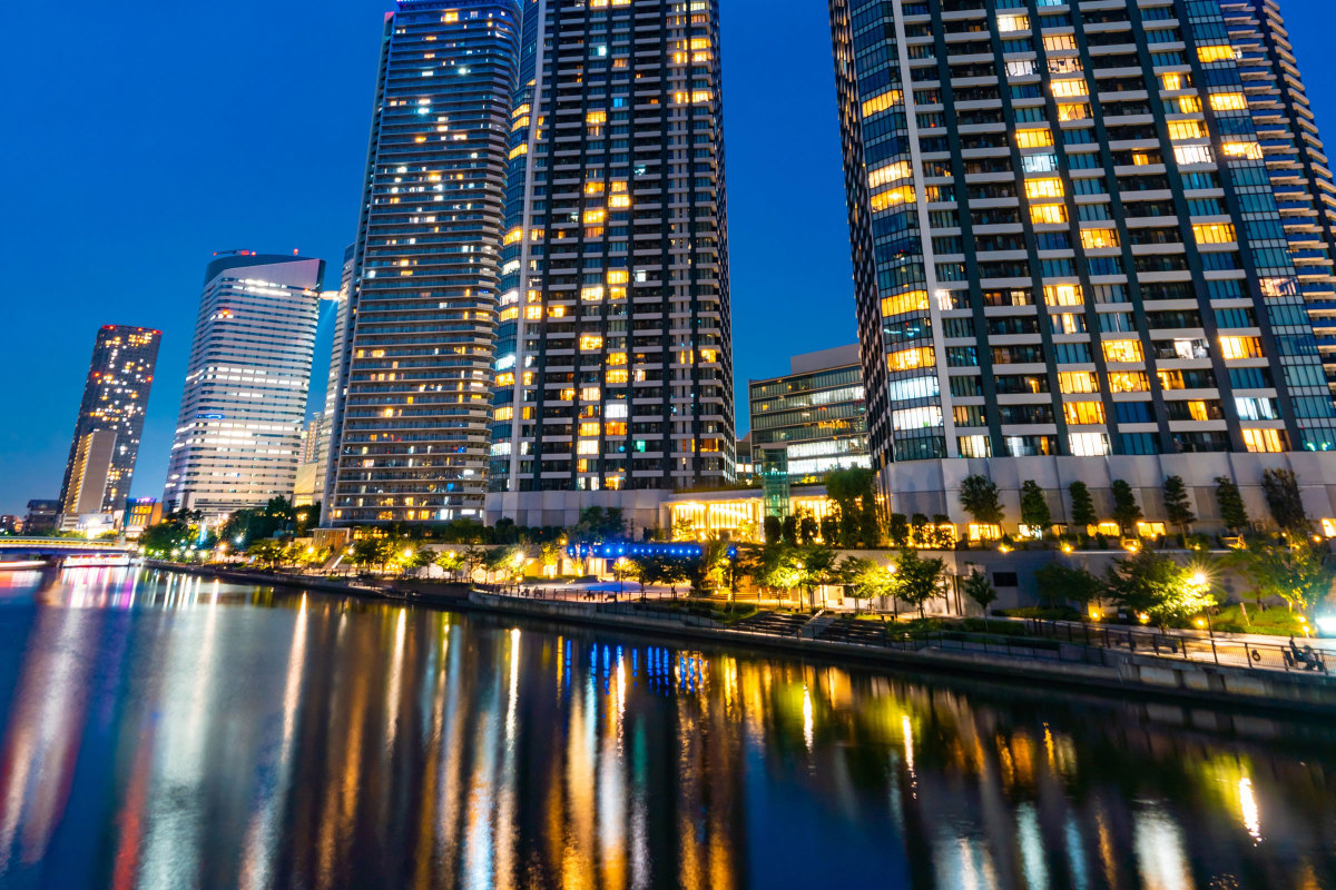 Skyscrapers reflecting on a river