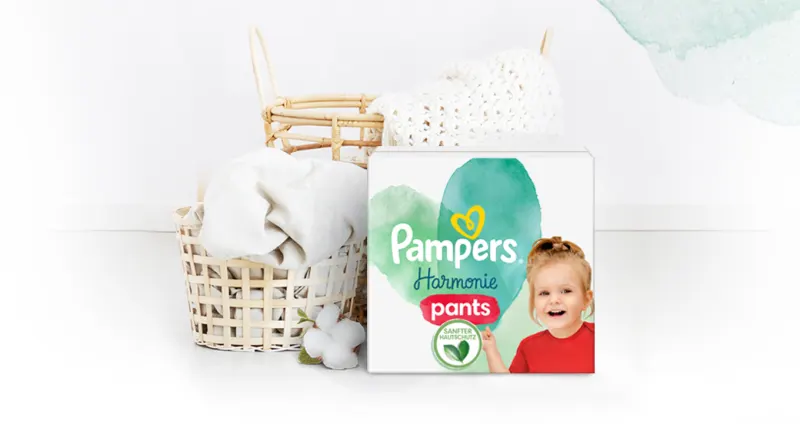 Pack Pampers Harmonie Pants neben einem Wattebausch 