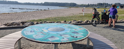 Opdagelsesbord ved Hejlsminde Strand