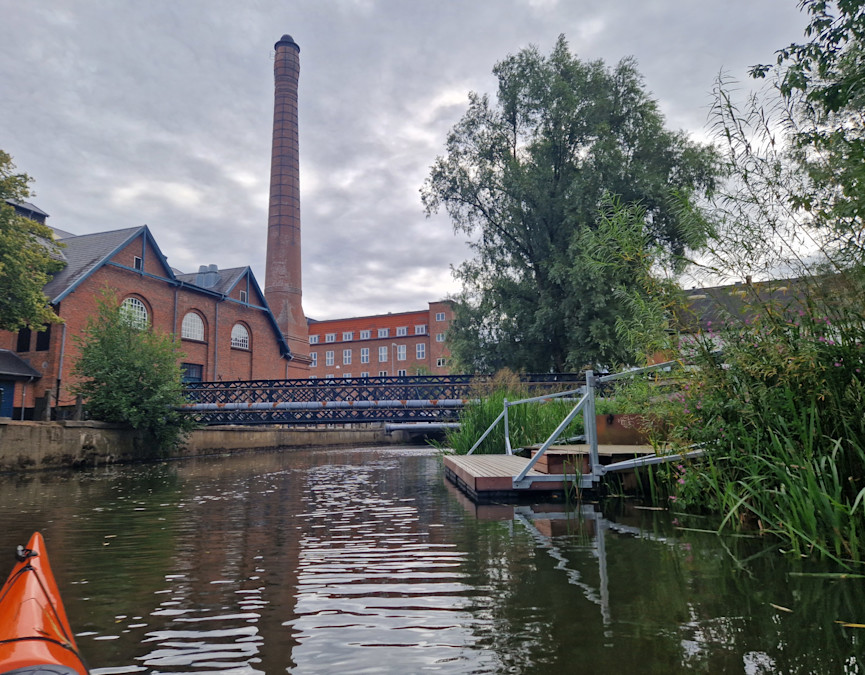 Kano-kajak bro ved det gamle elværk