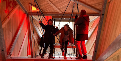 Skyen legeskulptur