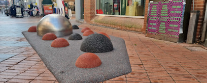 Leg i gågaden Slots allé