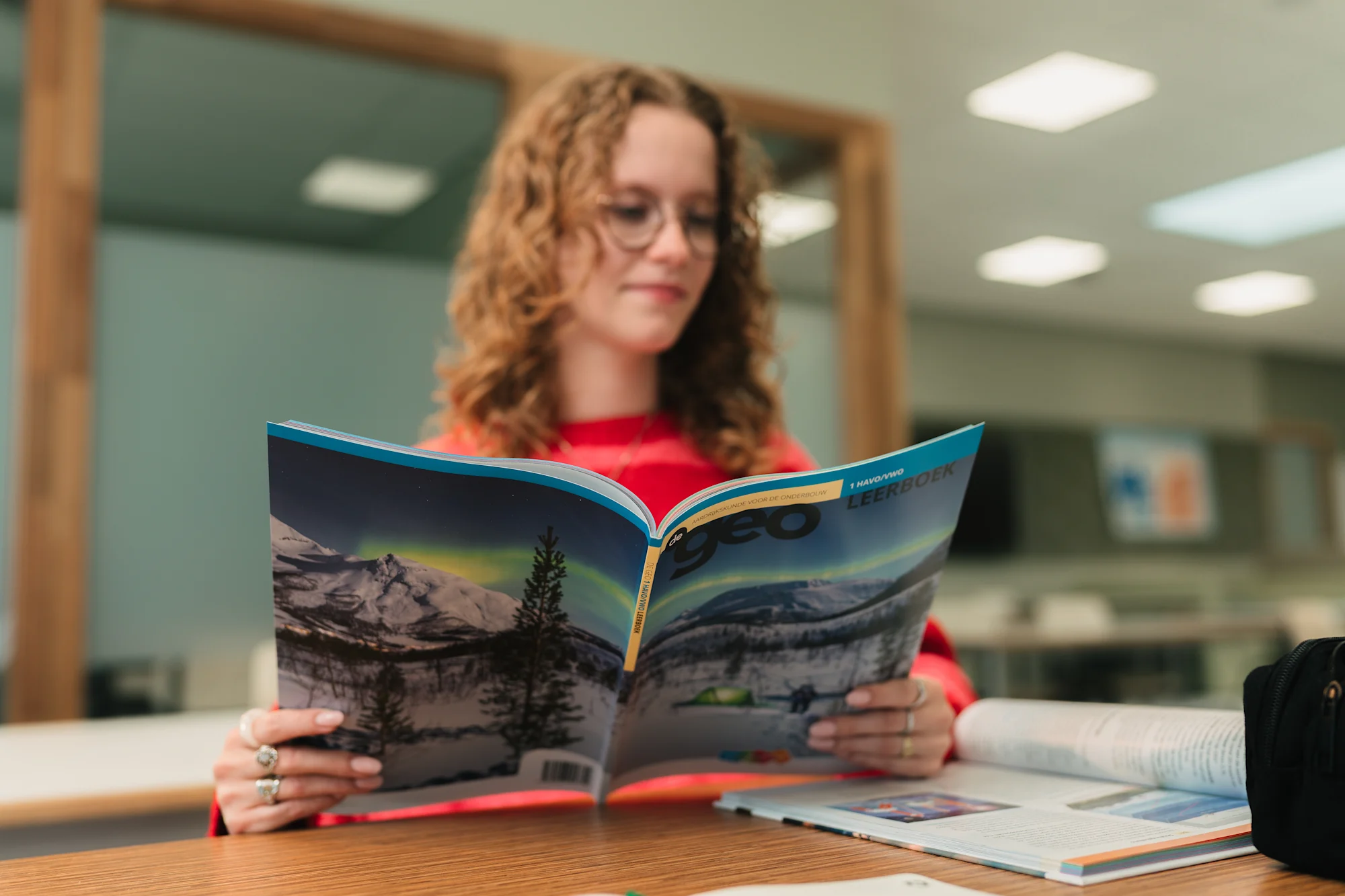 De Geo - Beeld met figurant - Onderbouw