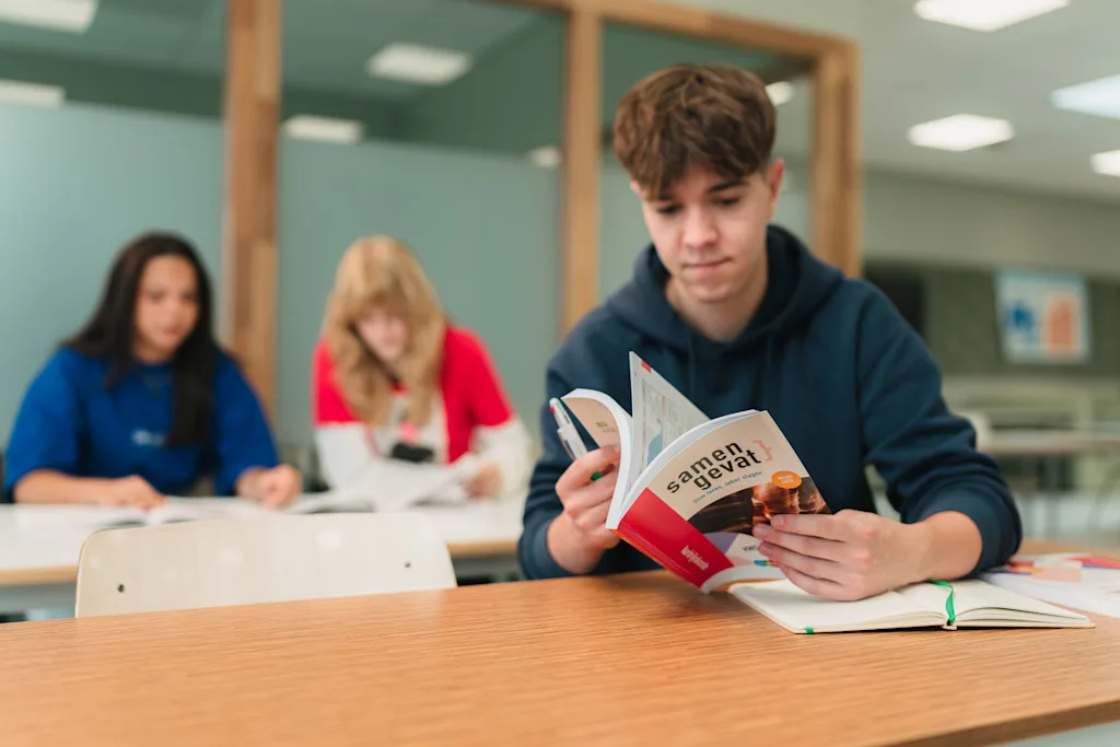 Afbeelding toetsen en toetsplatforms - marktgroeppagina vo