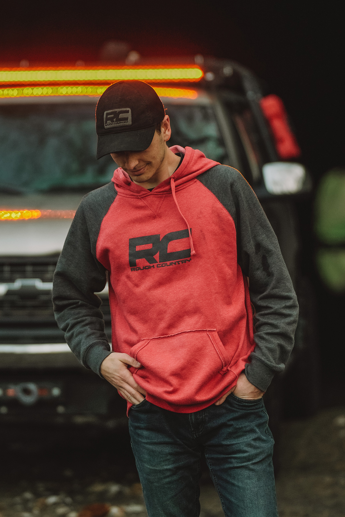 Hoodies
& Sweatshirts