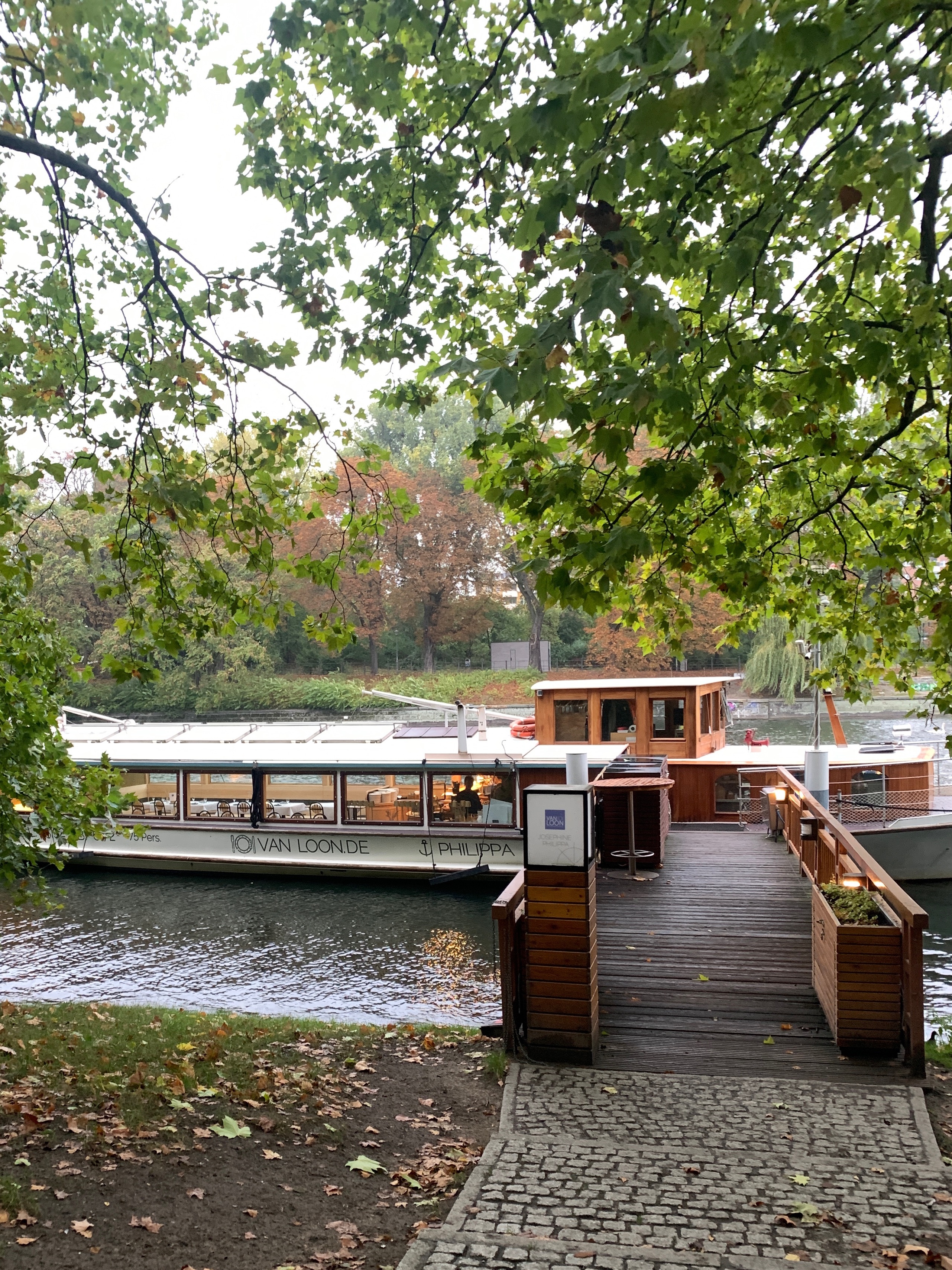Van Loon restaurant boat