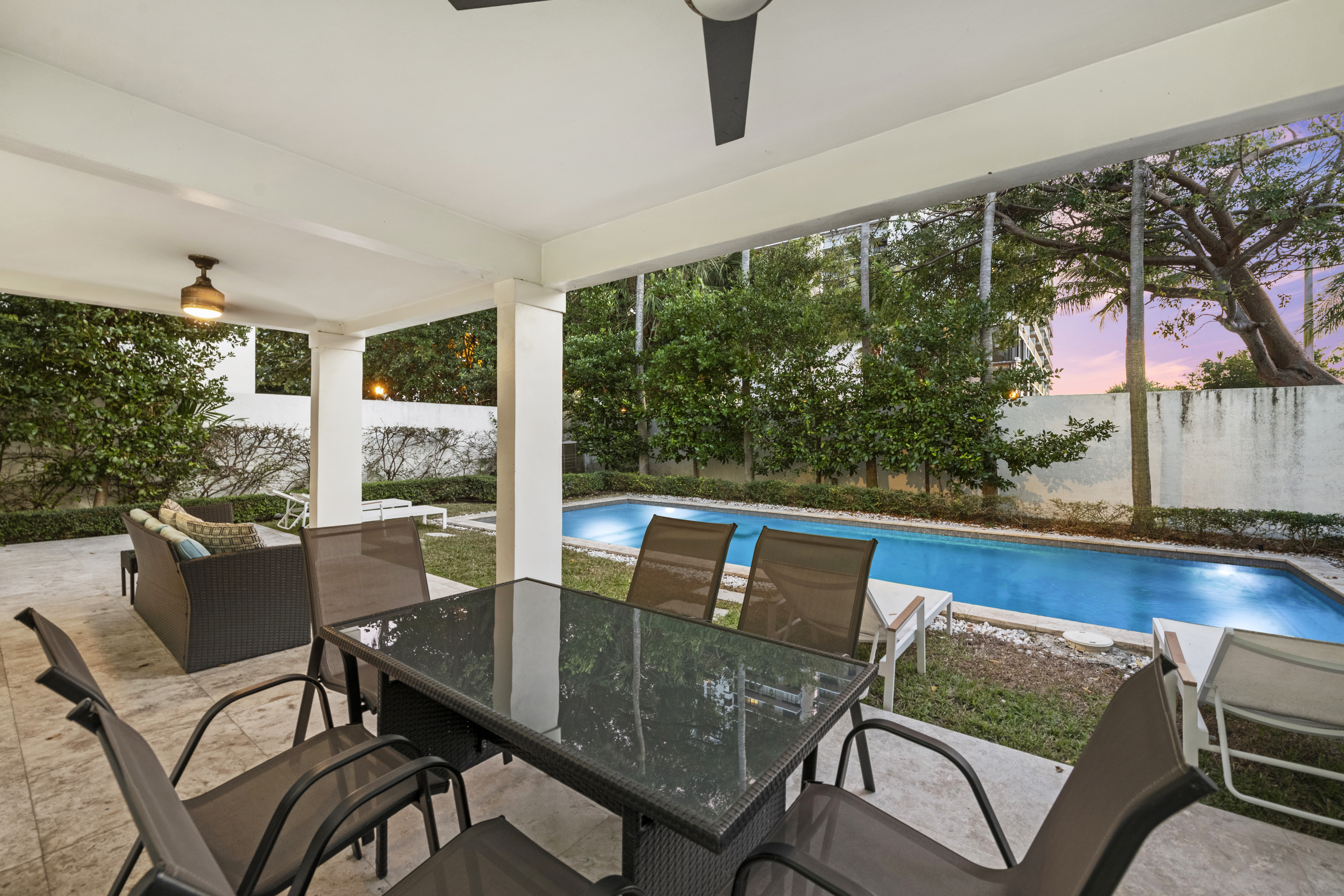 1010 E Venetian Way Miami Beach, FL. - Image 16