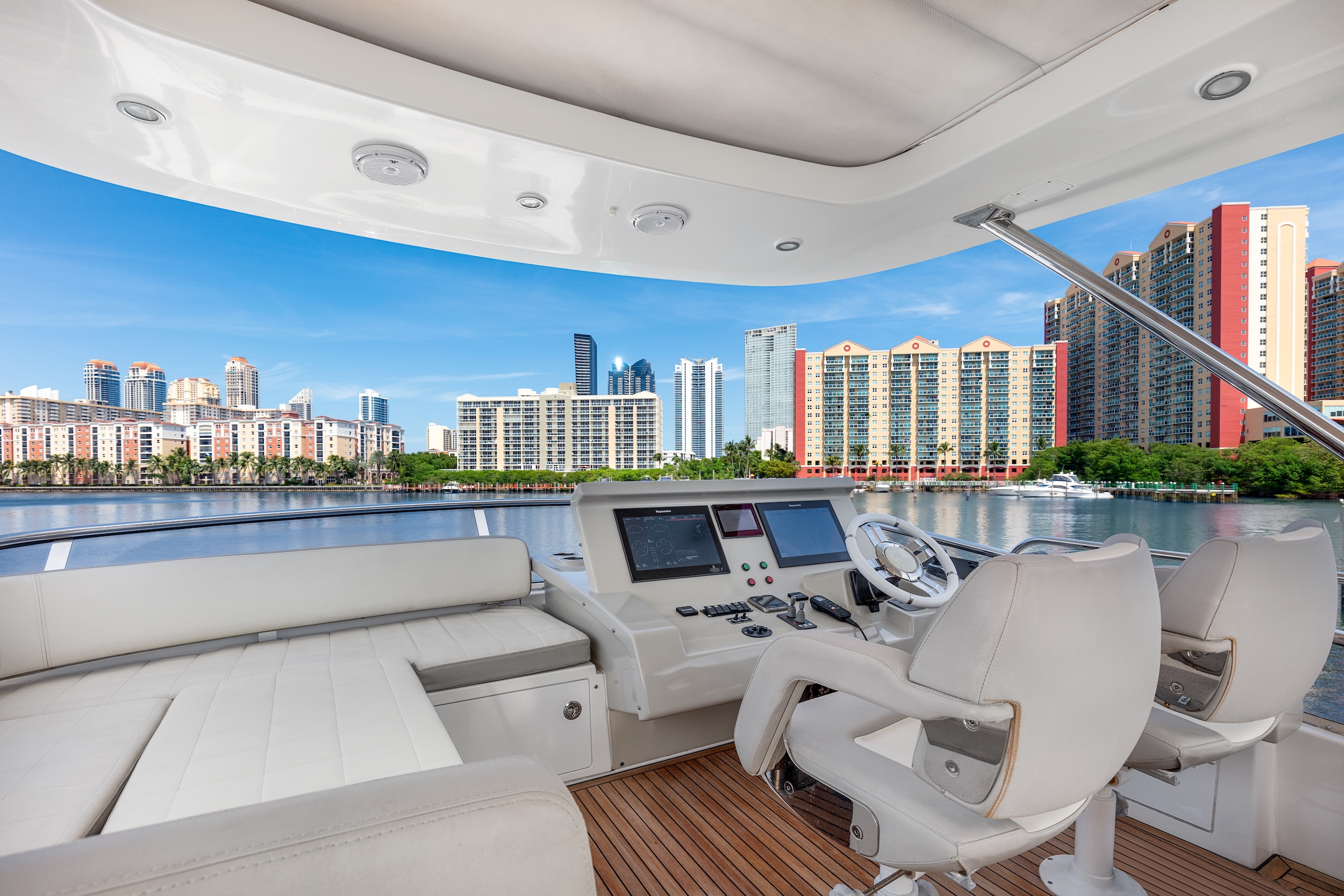 70’ azimut flybridge (2016) le grand bleu - Image 15