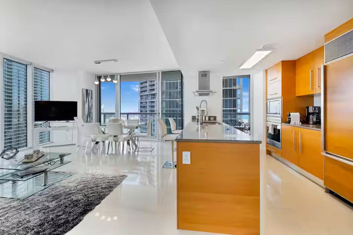 39th Floor 1450 SqFt - Image 3