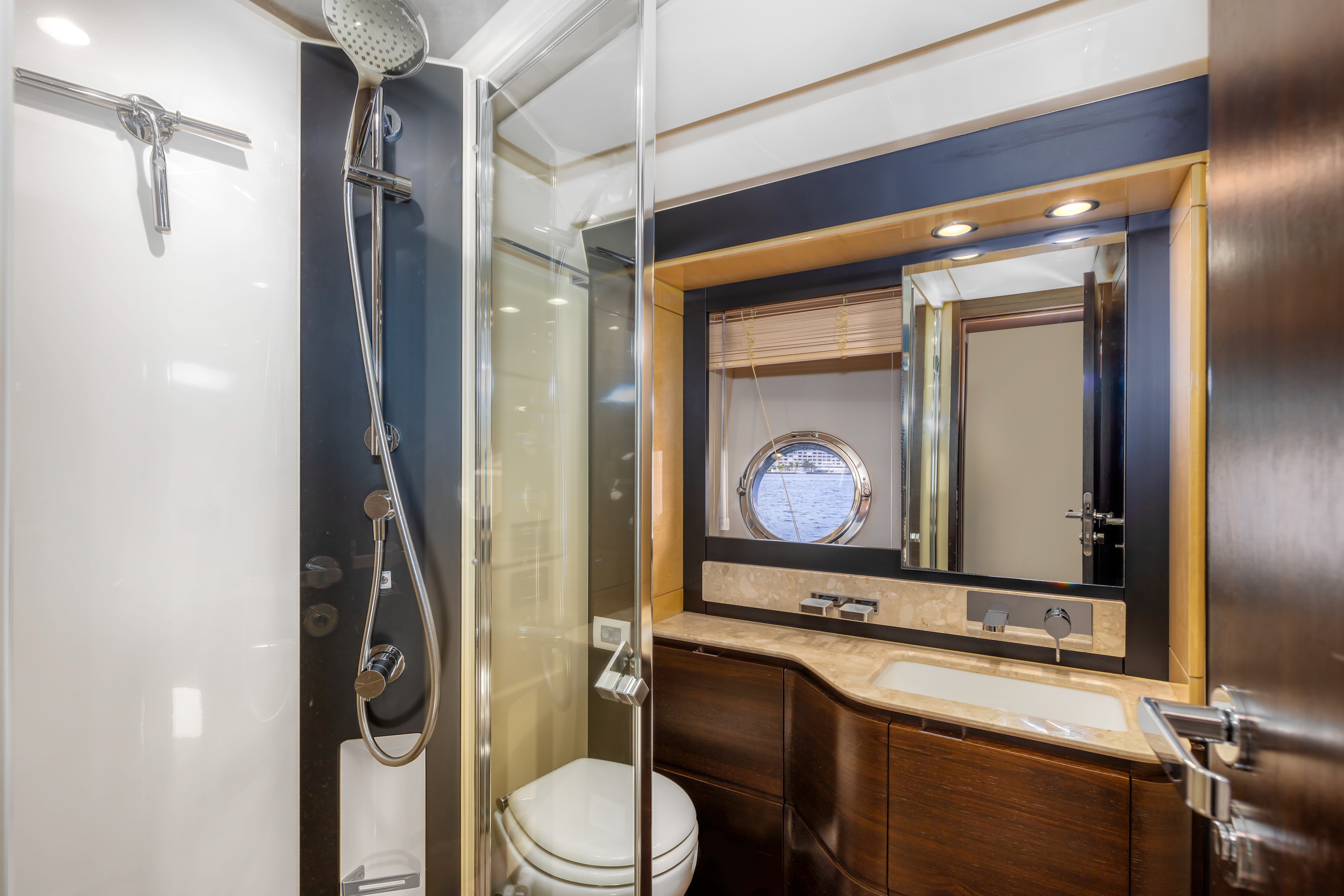 70’ azimut flybridge (2016) le grand bleu - Image 7