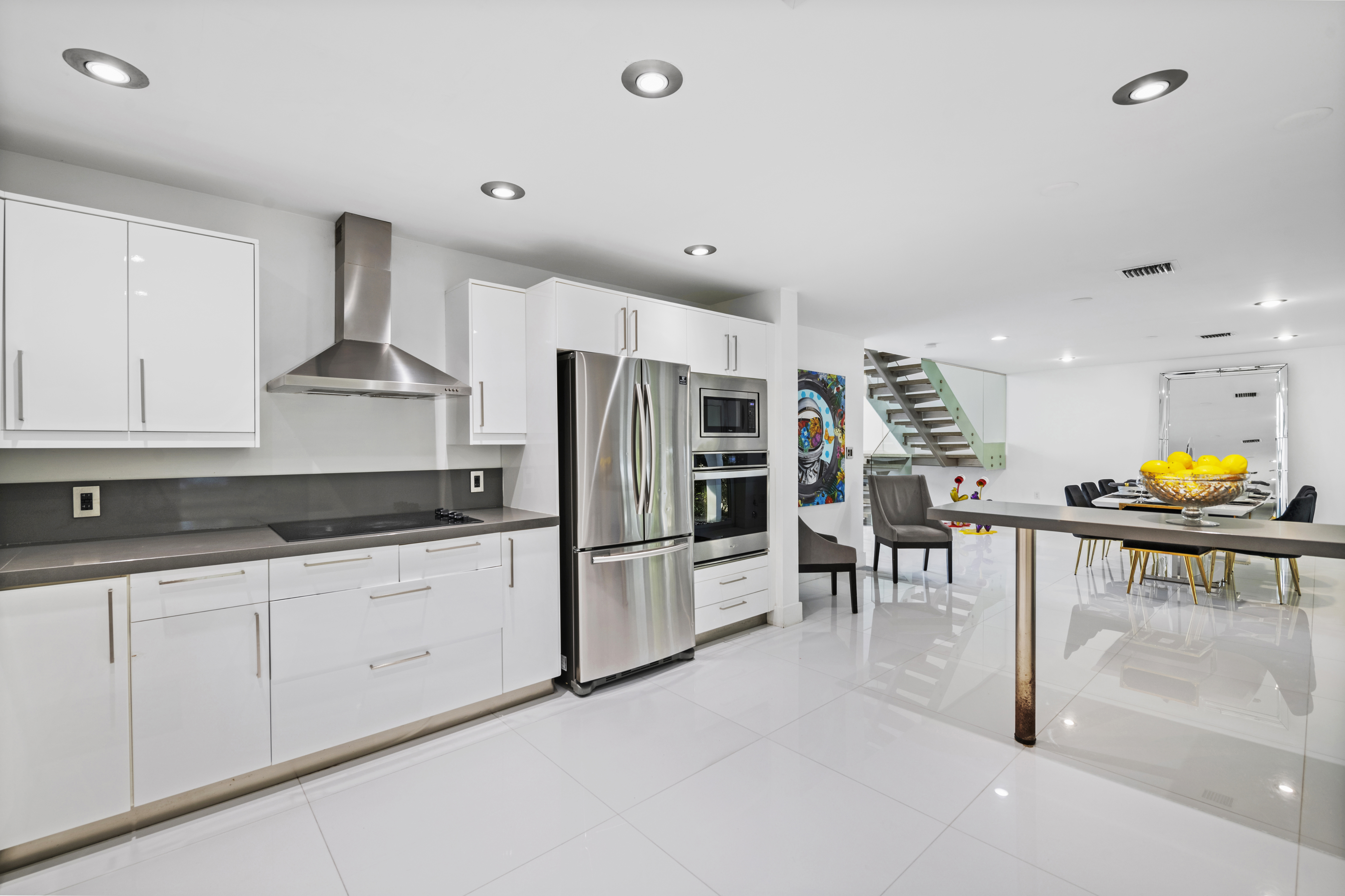 1010 E Venetian Way Miami Beach, FL. - Image 10