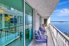 Free Parking Ocean Brickell Free Pool - Image 7