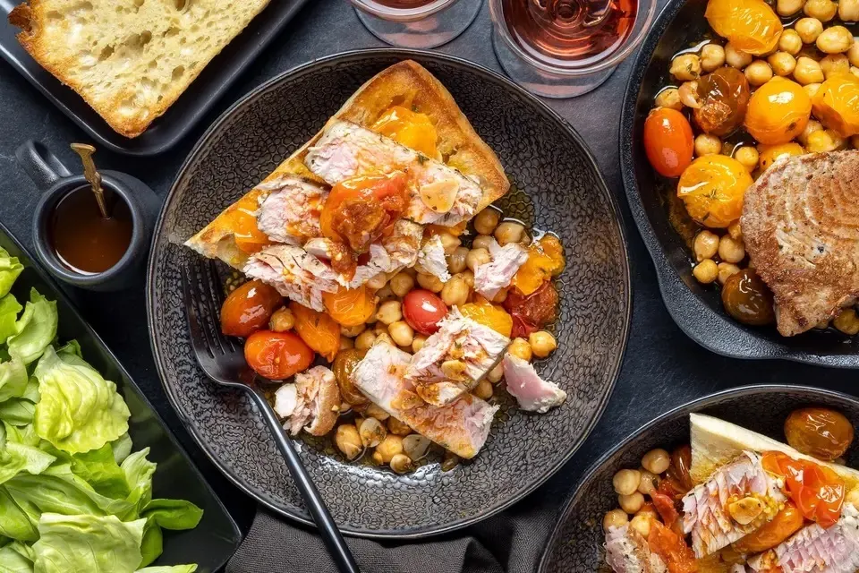 date-night-spanish-style-seared-tuna