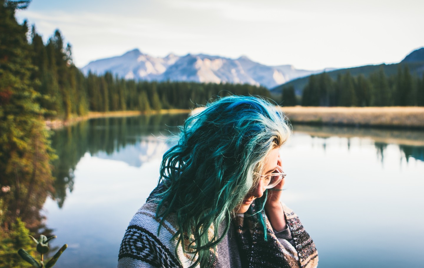colored-hair-woman-nature