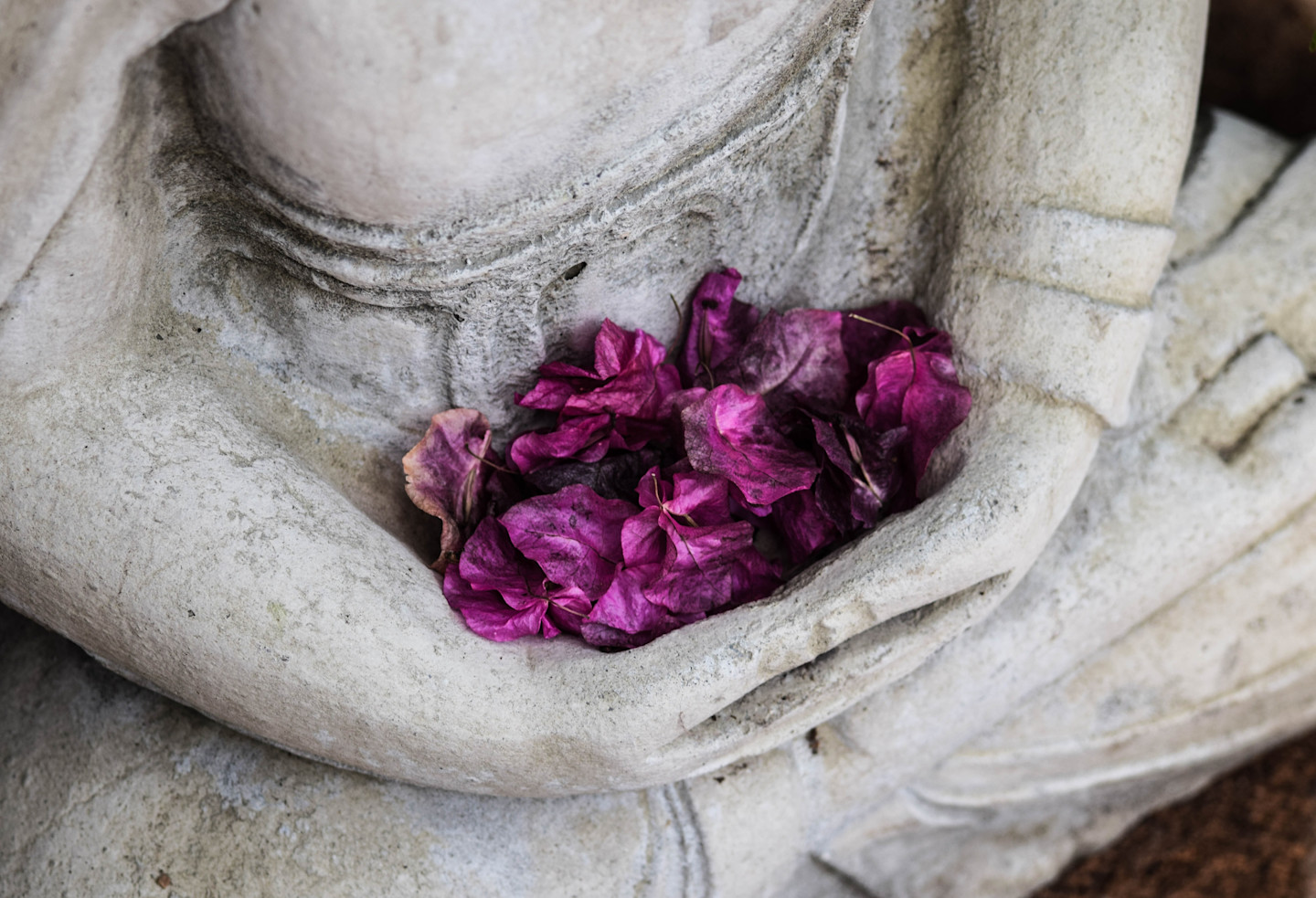 buddha-statue-lotus-position