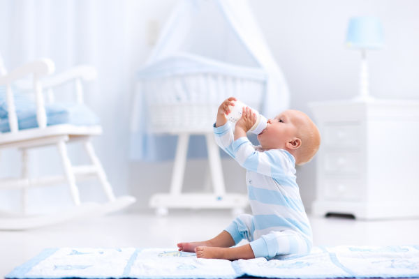 When parents put their little ones to sleep, sometimes they leave them with a bottle. While that might be soothing as they drift off to dreamland, leaving a bottle in the crib can be problematic for tiny teeth. In celebration of National Children’s Dental Health Month this February, take a moment to brush up on the basics of baby bottle tooth decay.