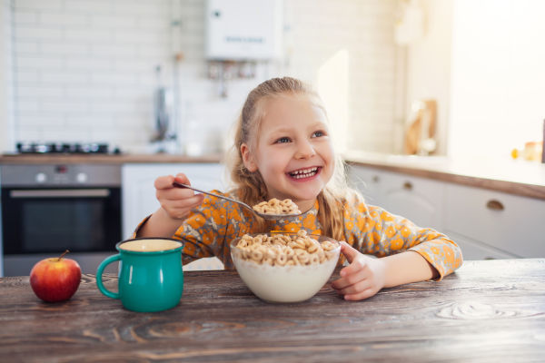 Morning time can be the most hectic part of the day for families. Before rushing off to school, many kids sit around the table (or stand up at the counter) to fuel up with the most important meal of the day. But one of the most common breakfast options – cereal – can have some unintended consequences for teeth.
