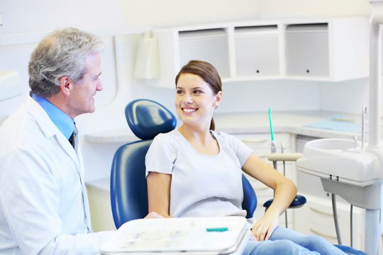 Veneers and crowns can both be used to change the color and shape of a tooth when used in cosmetic dentistry, but are very different procedures. Wondering what separates them? Learn more below.