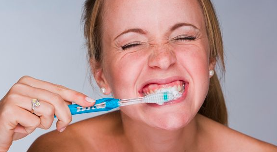 You brush your teeth every day. It’s a routine you probably could do in your sleep, right? But have you ever thought about keeping your toothbrush clean?