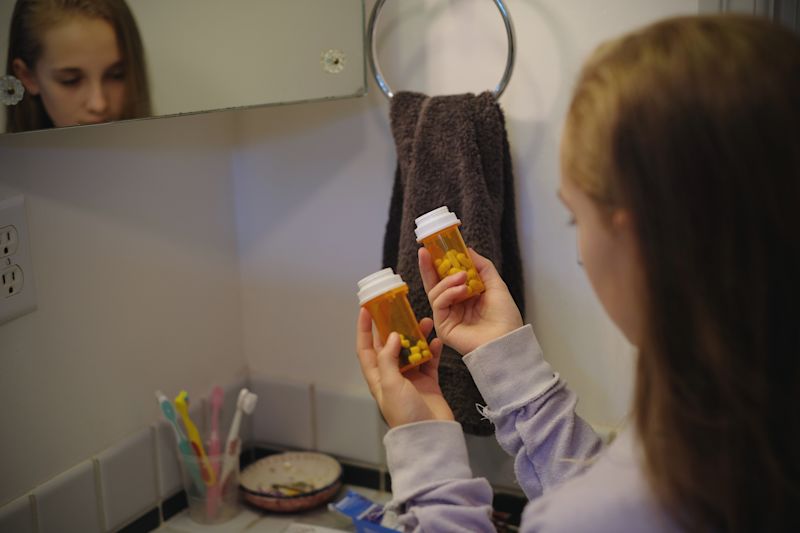 If you’ve had your wisdom teeth removed, chances are good that you’ve been prescribed opioids. Opioids can be effective in relieving acute pain after you’ve had surgery. But they are also powerful, and can be powerfully addictive.