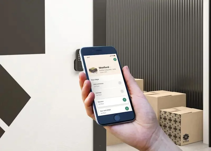 hand and phone storage