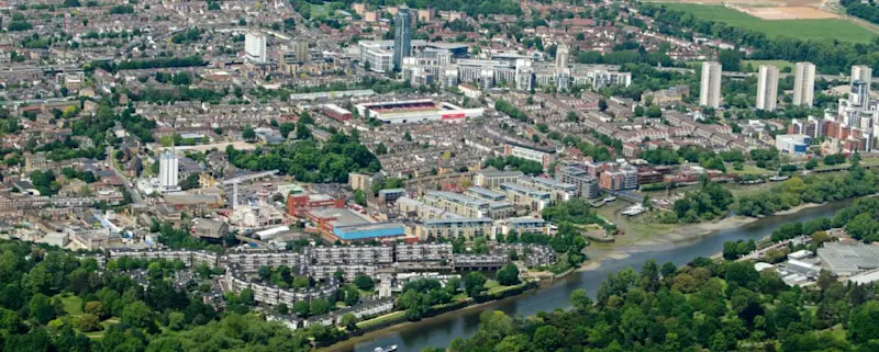 Looking for self storage prices in Brentford? Discover unit sizes, prices and tips to choose the right storage solution. 