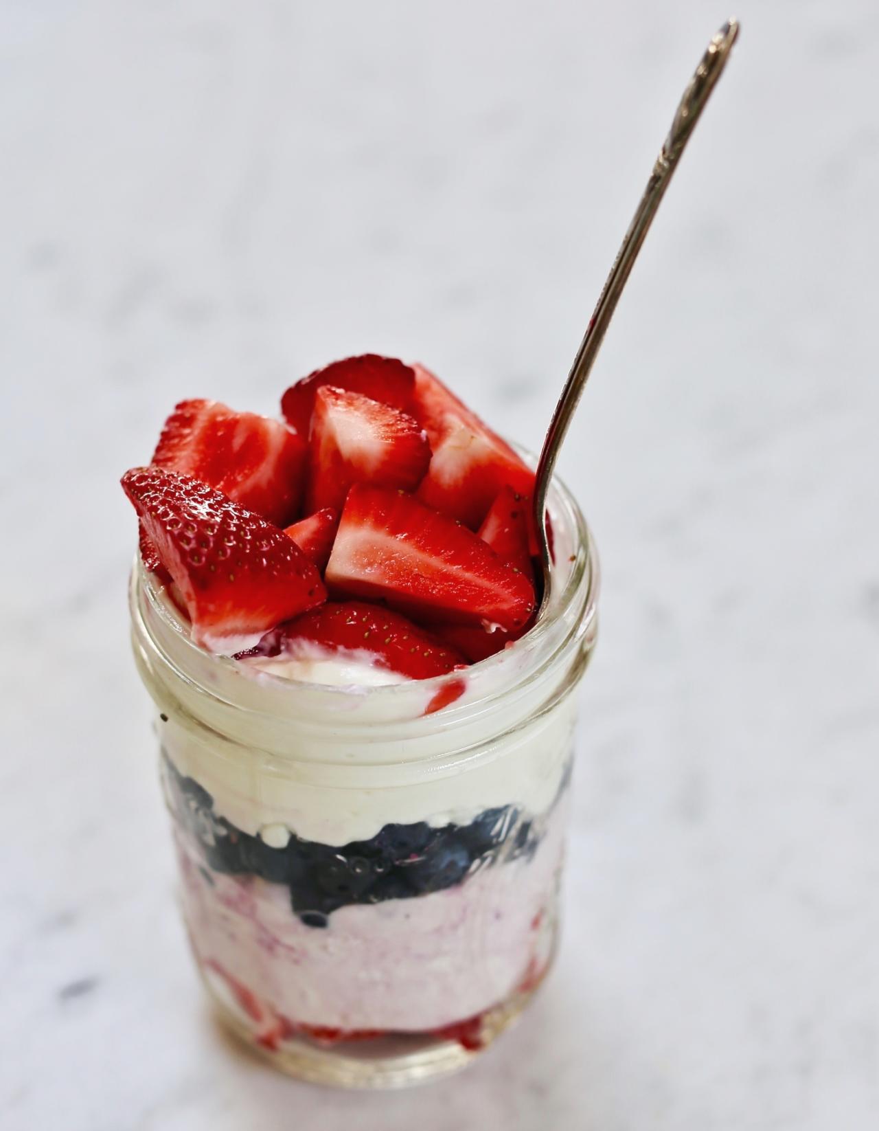 justbobbi_Diary_SuperfoodParfait_Featured