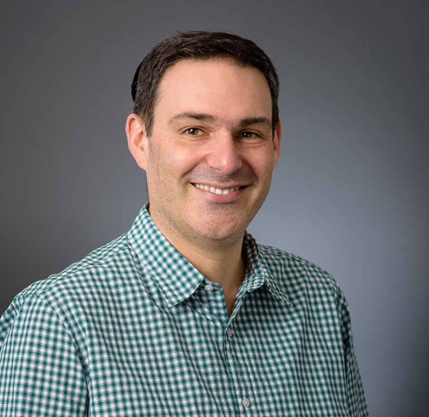 Oliver Freedman Headshot