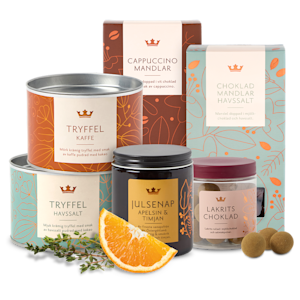 Juligt EMV-sortiment med tryfflar, cappuccinomandlar, chokladmandlar, julesenap och lakrits med apelsin och timjan.
