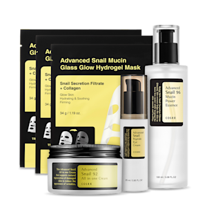 Produkterna Advanced Snail Mucin Glass Glow Hydrogel Mask, Advanced Snail 92 All In One Cream, Advanced Snail Peptide Eye Cream och Advanced Snail 96 Mucin Power Essence från COSRX.