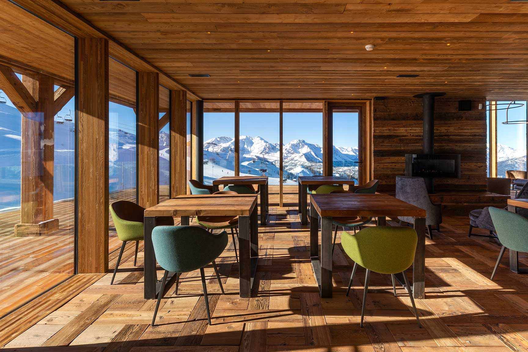 La Marmotta Rifugio, ristorante e cocktail bar a Sauze d’Oulx La Marmotta Rifugio, ristorante e cocktail bar a Sauze d’Oulx