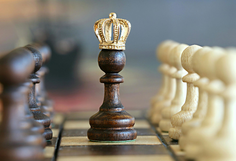 Chess with crown