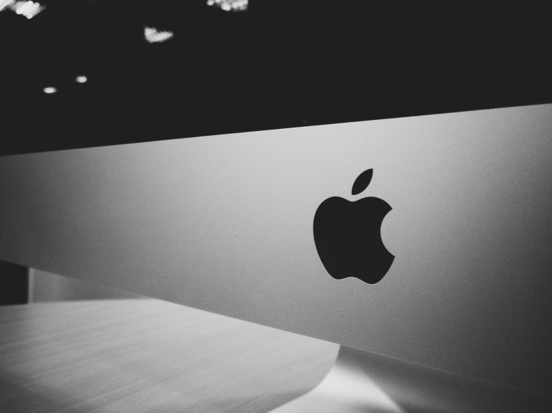 Apple logo on Mac