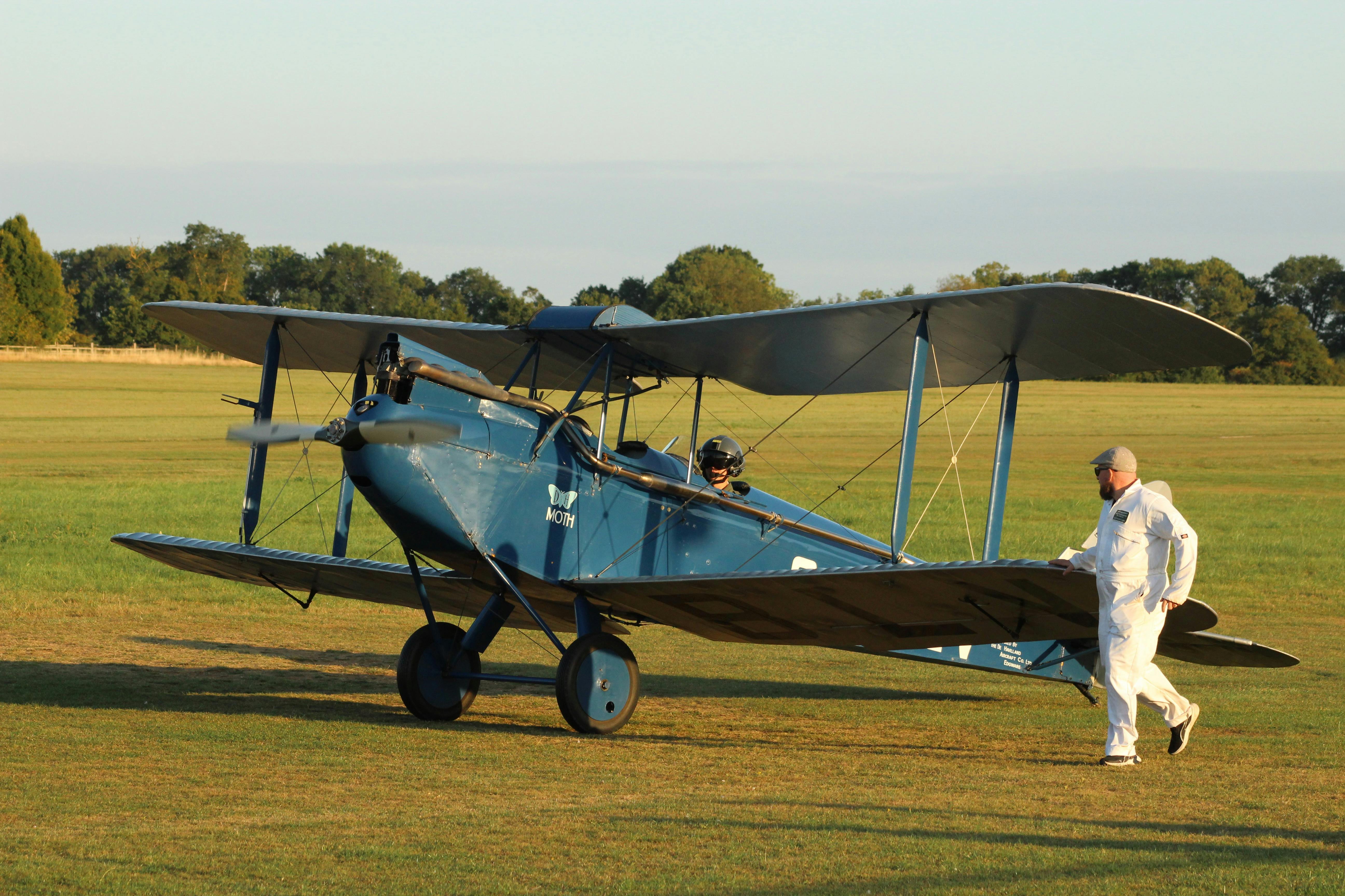 An old style aircraft