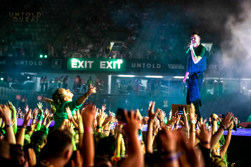 G-Eazy performing