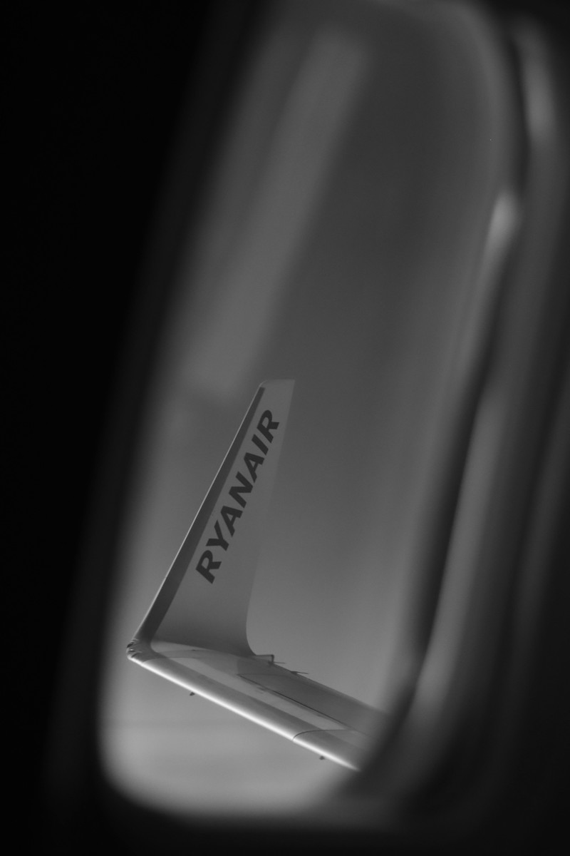 Ryanair plane wing