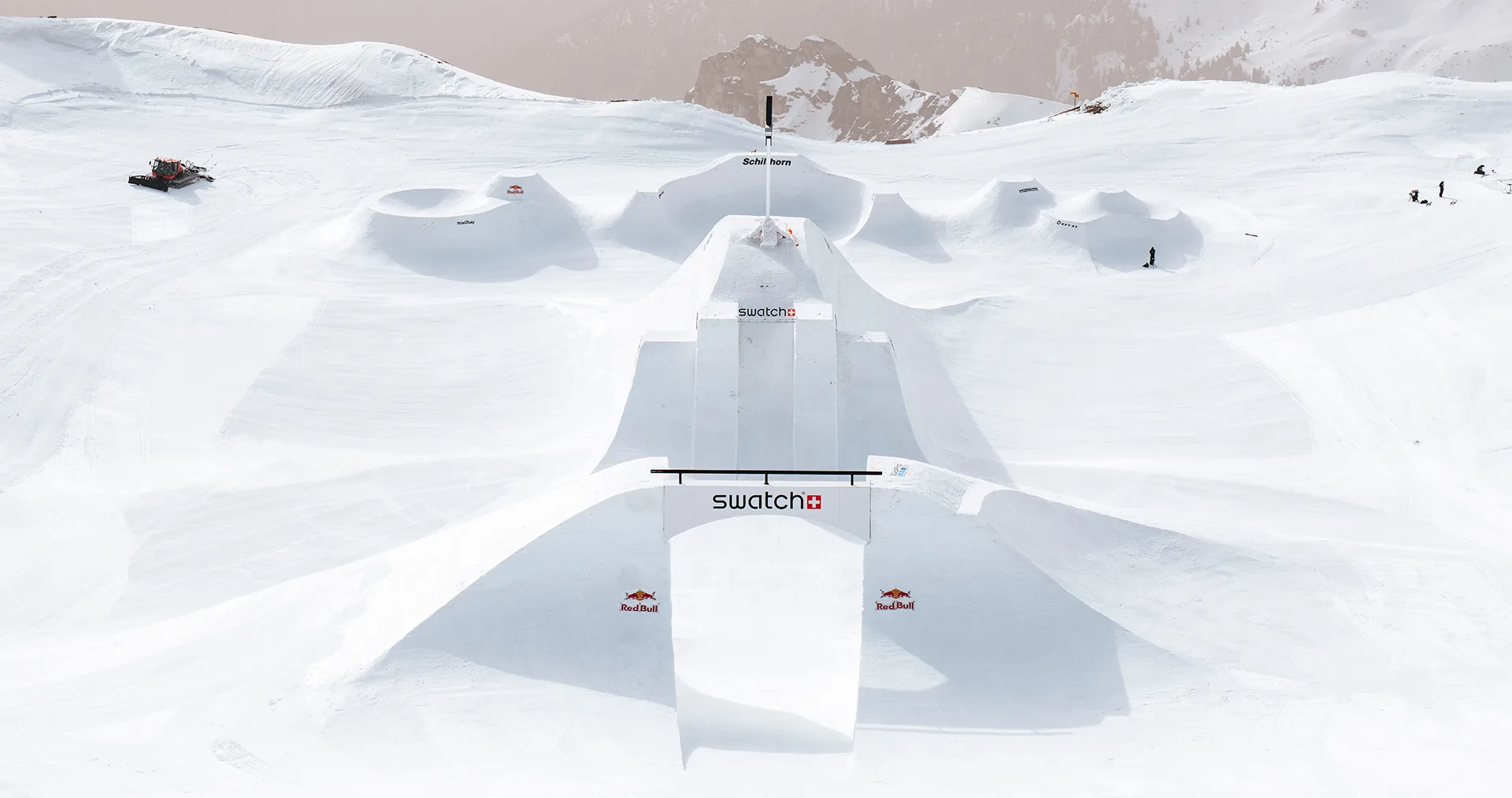 SWATCH NINES SNOW 在瑞士雪朗峰滑出新高度