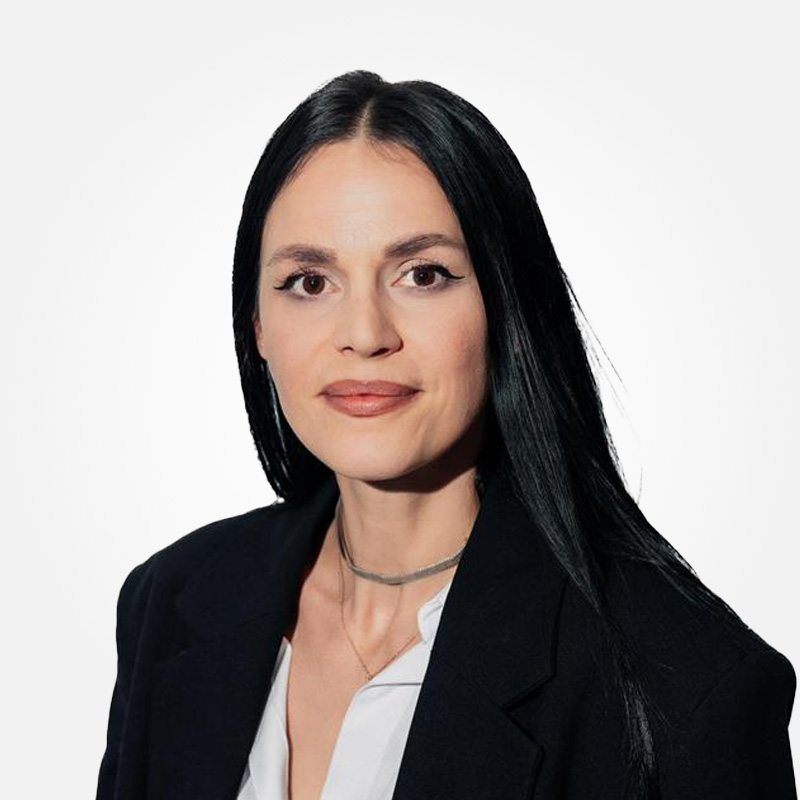 NM-Profile-Grey-Larissa