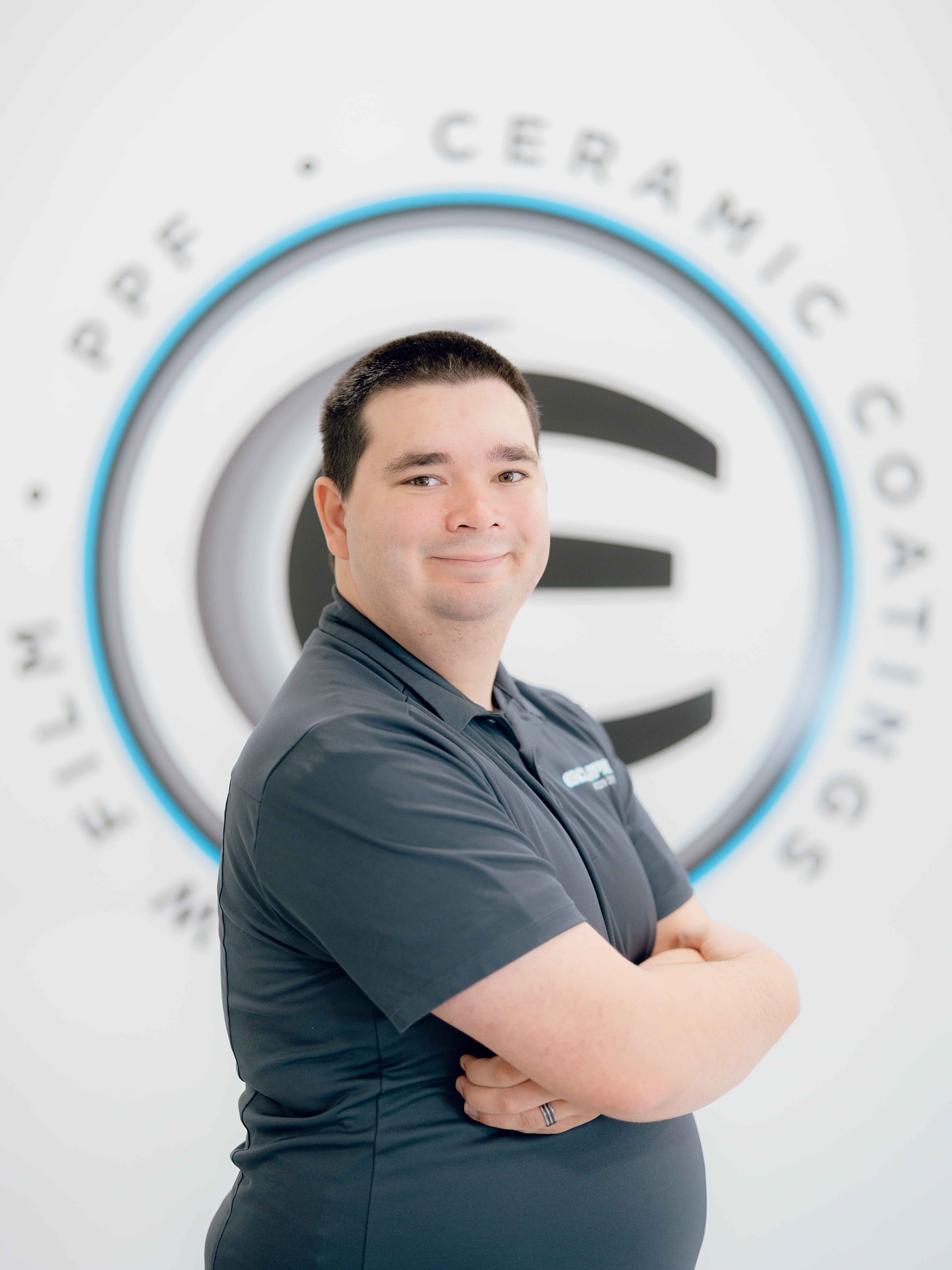 Social media manager with marketing and customer service experience.